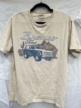 Ford Bronco Graphic Tee - Cream/Light Tan Short Sleeve Shirt